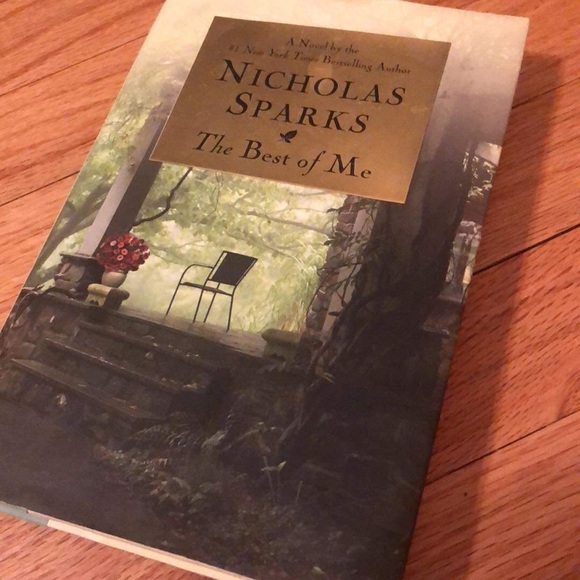 Books - Picture 2 of 8